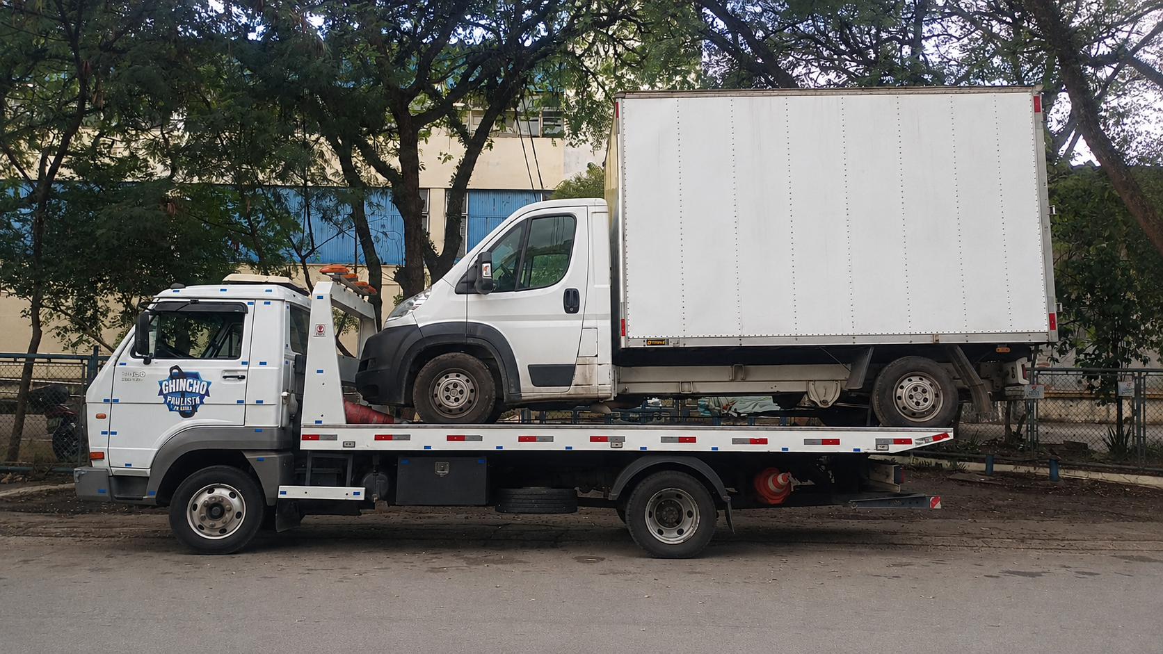 Caminhões e ônibus — atendimento em São Paulo (foto 4)